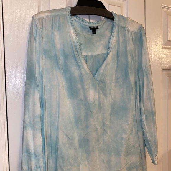 Torrid size 1 colorful long top - Picture 2 of 5